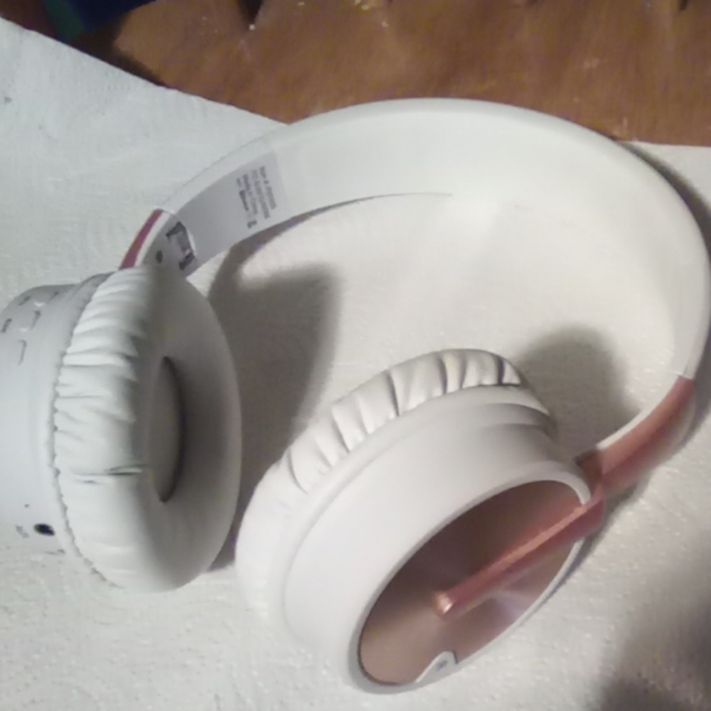 Polaroid headphones